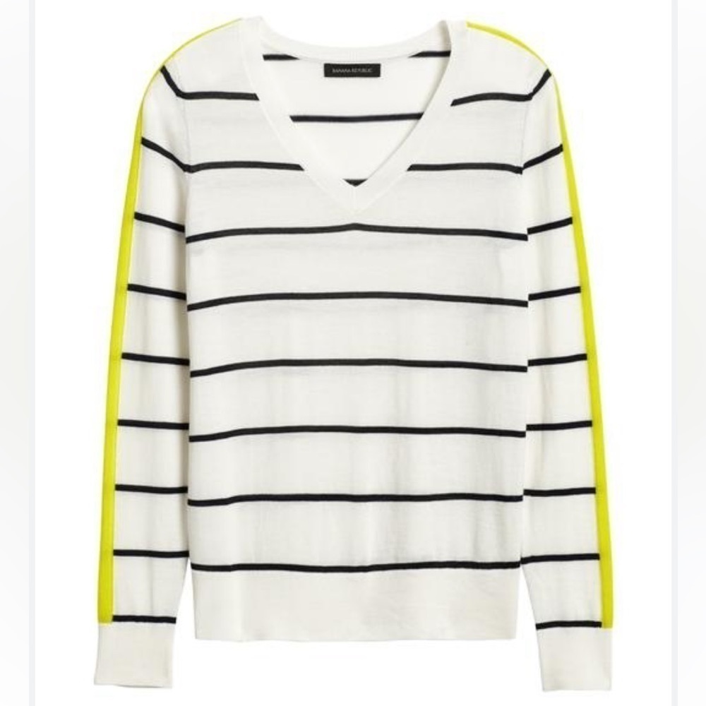 Banana Republic 100% Merino Wool Petite Sz M ivory black striped V neck sweater